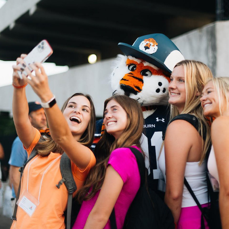 Students taking a selfie with Aubie