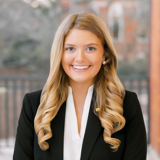 Emma Kay Snyder headshot