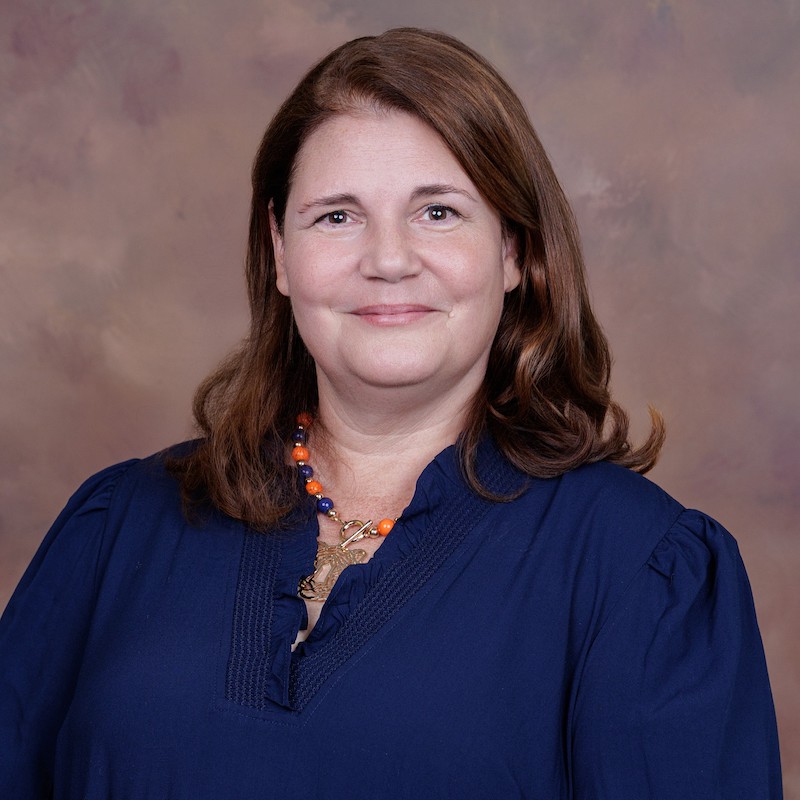 Kim Henry headshot